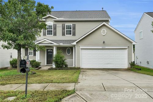 12915 Deaton Hill Dr, Charlotte, NC, 28269-0913 | Card Image