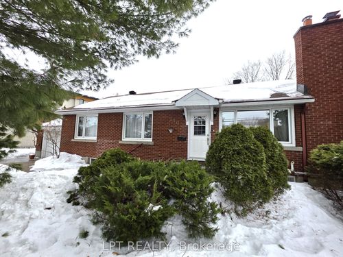 2302 Lawn Ave, Ottawa, ON, K2B7B4 | Card Image