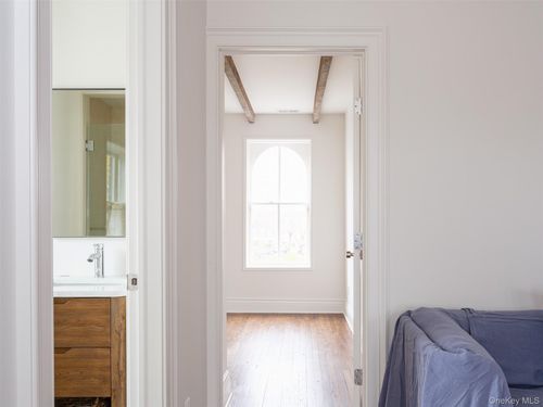 4-702 Columbia St, Hudson, NY, 12534-2510 | Card Image