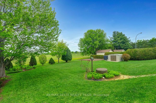 5041 Thunder Rd, House other with 4 bedrooms, 2 bathrooms and 5 parking in Carlsbad Springs ON | Image 35