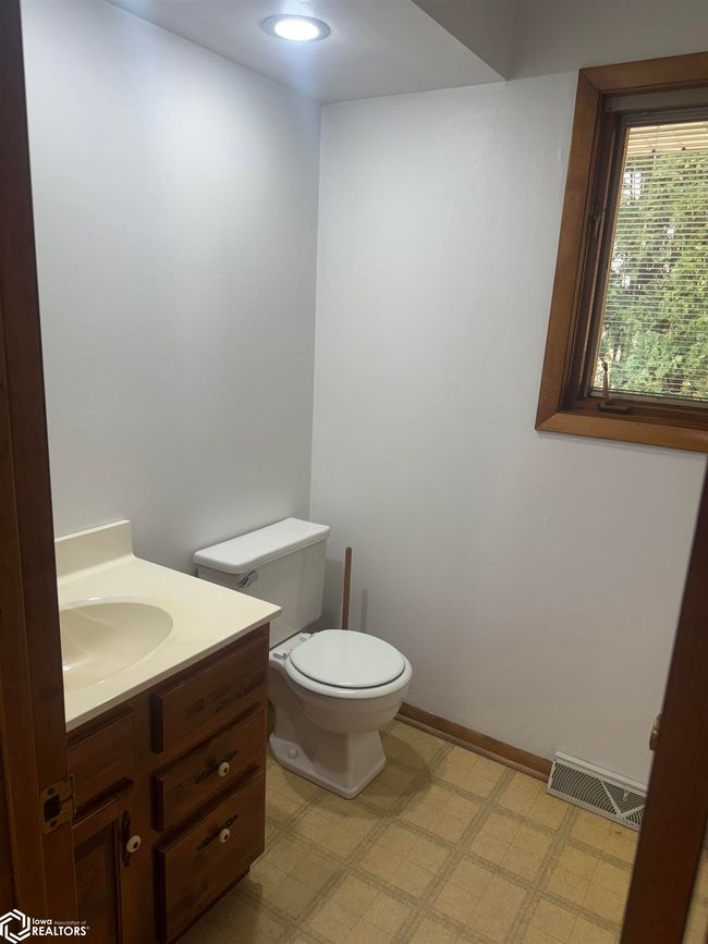 302 Andrews St, House other with 3 bedrooms, 4 bathrooms and null parking in Nashua IA | Image 28