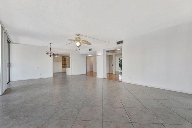 202 - 800 Jeffery 202 Street, Condo with 3 bedrooms, 2 bathrooms and null parking in Boca Raton FL | Image 12