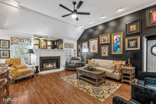 2200 Middle Creek Blvd, Bossier City, LA, 71111-5612 | Card Image