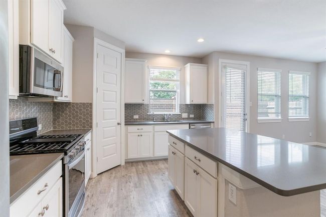 9917 Brickhouse Dr, House other with 3 bedrooms, 3 bathrooms and 2 parking in Houston TX | Image 13
