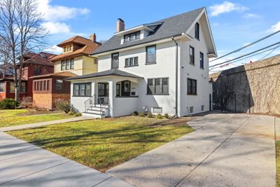 1500 W Sherwin Avenue, House other with 5 bedrooms, 3 bathrooms and 3 parking in Chicago IL | Image 2