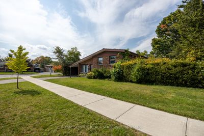 650 Harold Dr, House other with 3 bedrooms, 2 bathrooms and 3 parking in Peterborough ON | Image 1