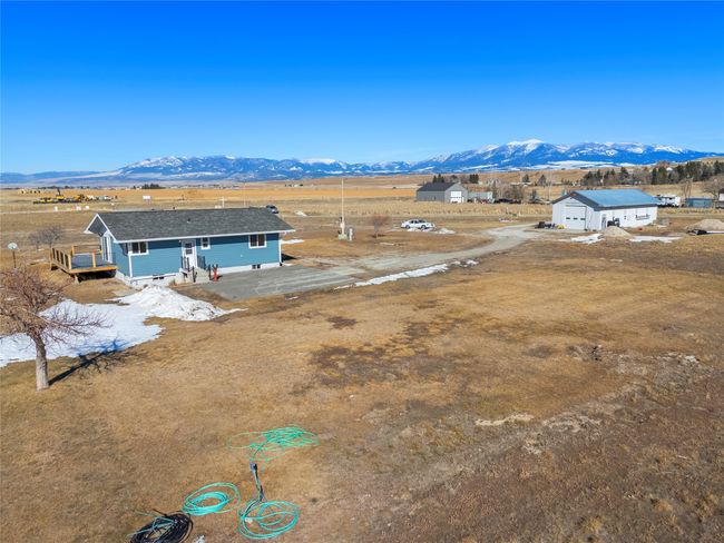 A true escape from city life with fresh air and open land. | Image 63