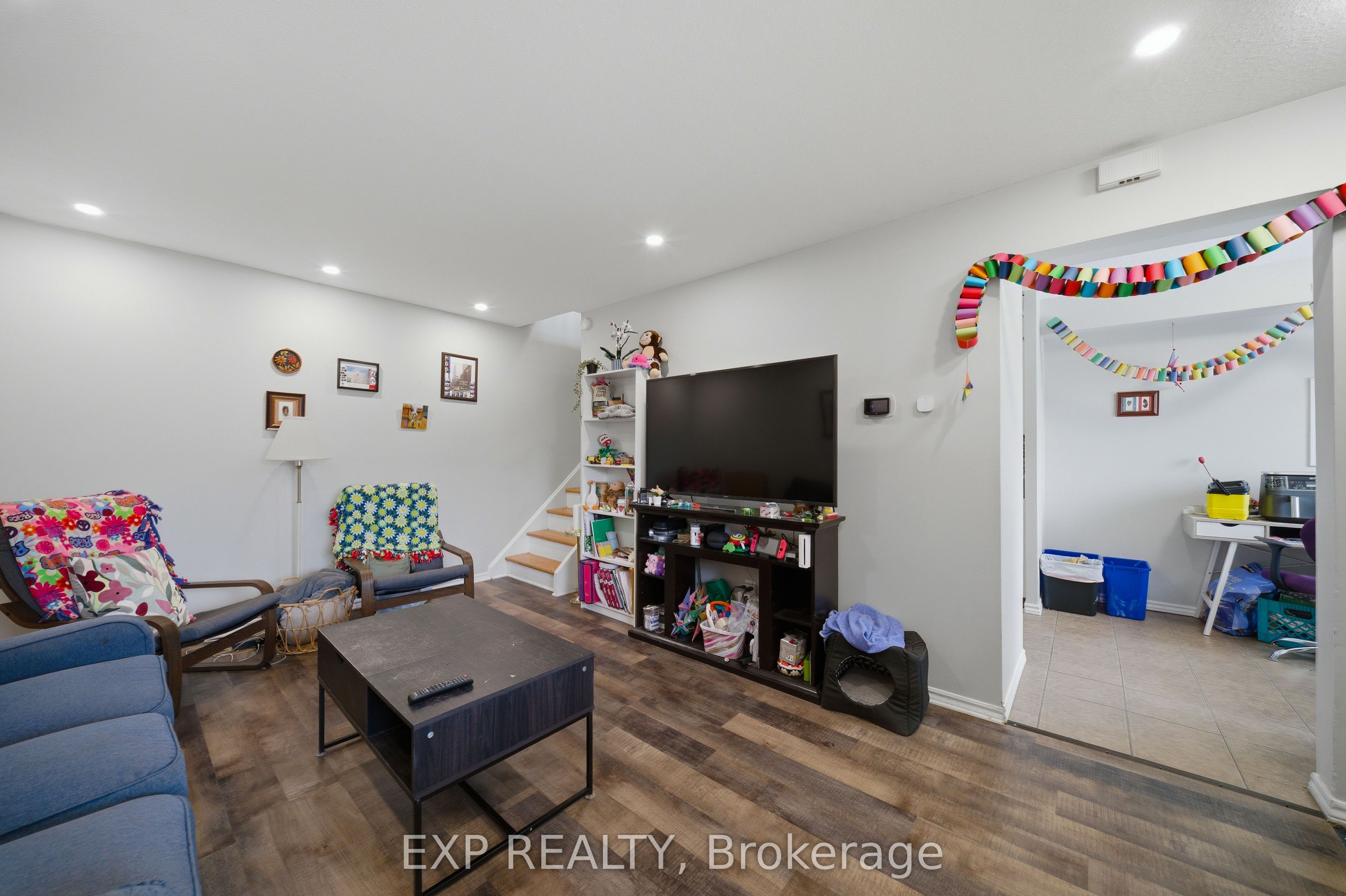 Residential in Hunt Club - South Keys and Area 3