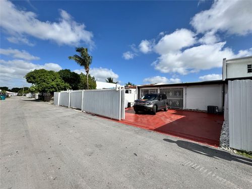 18927 Nw 46th Ave, Miami Gardens, FL, 33055-2657 | Card Image