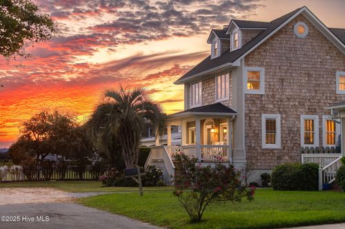 2108 Shepard St, Morehead City, NC, 28557-3949 | Card Image