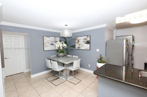 apt-12-2635 W 67th Pl, Hialeah, FL, 33016-2844 | Card Image