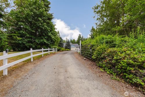 1155 Woods Rd Se, Port Orchard, WA, 98366-7177 | Card Image