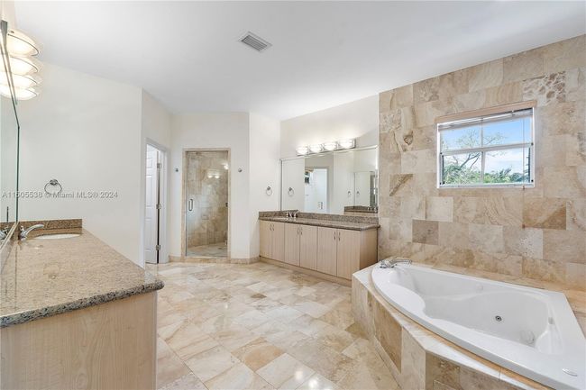 3545 E Fairview St, House other with 5 bedrooms, 6 bathrooms and null parking in Miami FL | Image 27