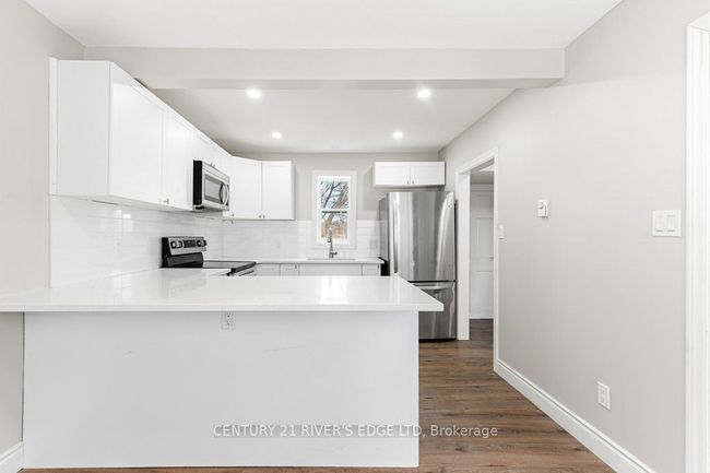 18 Main St E, House attached with 2 bedrooms, 1 bathrooms and null parking in Athens ON | Image 5