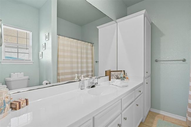3233 Castle Dr, House other with 3 bedrooms, 2 bathrooms and 1 parking in Crystal Beach TX | Image 21