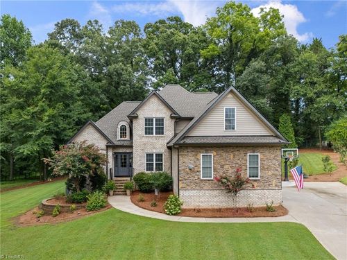 166 Fieldwood Dr, Advance, NC, 27006-9322 | Card Image
