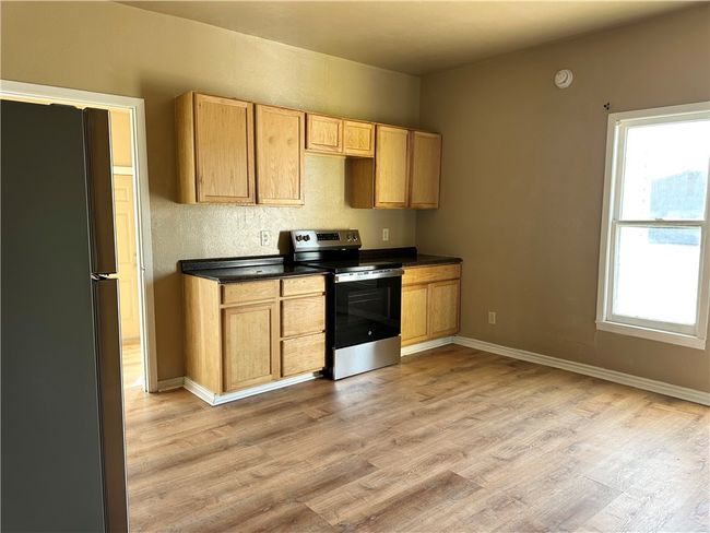 A - 616 Hall St, House attached with 4 bedrooms, 2 bathrooms and null parking in Sinton TX | Image 7