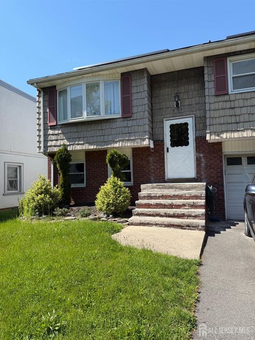 557 Renewal Way, Port Reading, NJ, 07064-1505 | Card Image