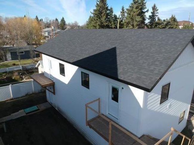 A - 4825 54 Street, Home with 3 bedrooms, 2 bathrooms and 2 parking in Camrose AB | Image 4