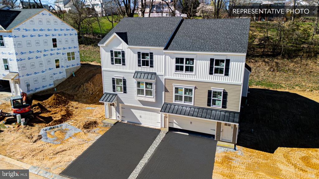 Dave Anne Cir, Stewartstown, PA 17363