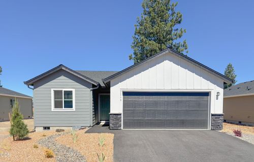 51779 Jubilee Pine Dr, La Pine, OR, 97739-8705 | Card Image