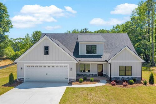 89 Huntington Dr, Lavonia, GA, 30553-1568 | Card Image