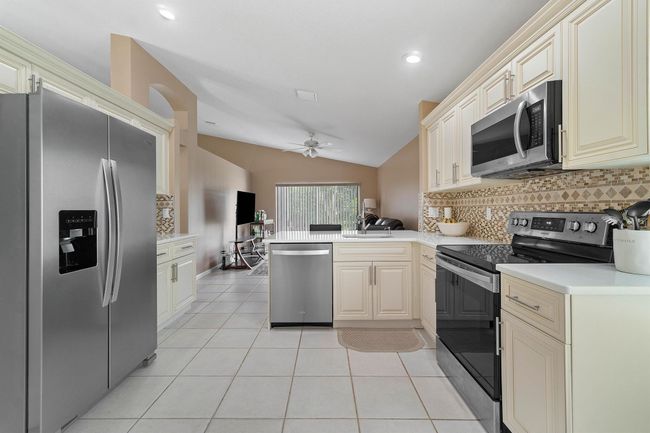 9594 Arbor View Dr, House other with 3 bedrooms, 2 bathrooms and null parking in Boynton Beach FL | Image 15