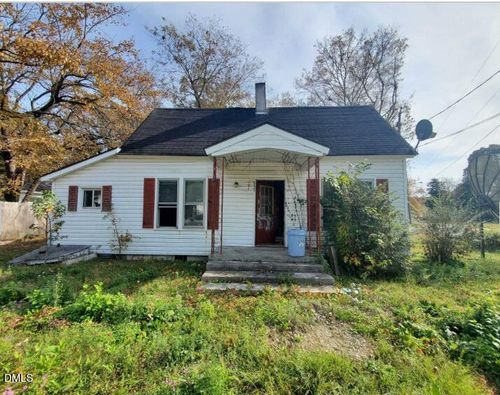 935 Blount St, Smithfield, NC, 27577-5305 | Card Image