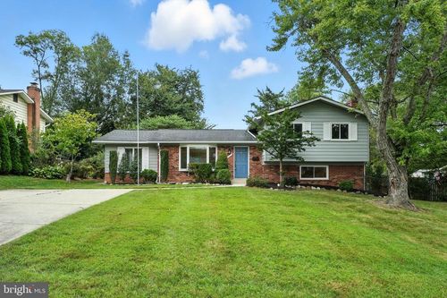 5011 Roslyn Rd, ANNANDALE, VA, 22003-5128 | Card Image