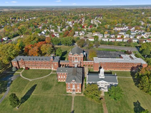 700 Howdershell Rd, Florissant, MO, 63031-7526 | Card Image