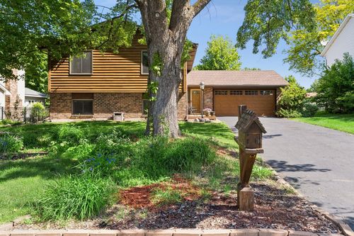 8124 W 102nd Street, Bloomington, MN, 55438 | Card Image