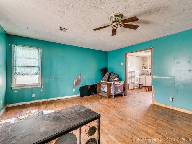 102 N Hayden St, House other with 3 bedrooms, 1 bathrooms and null parking in Chouteau OK | Image 5