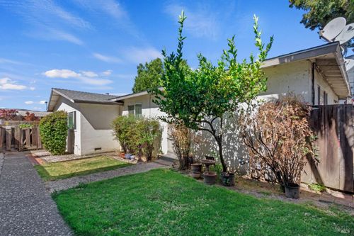 438 E H St, Benicia, CA, 94510-3422 | Card Image