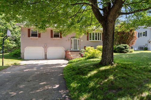 10 Logwood Cir, Essex, VT, 05452-3906 | Card Image