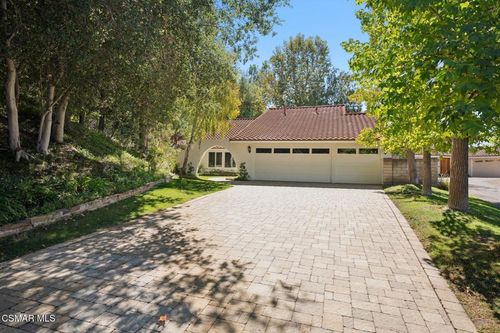 5900 Gleam Ct, Agoura Hills, CA, 91301-2117 | Card Image