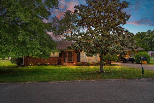 705 Dow Dr, Shelbyville, TN, 37160-2213 | Card Image