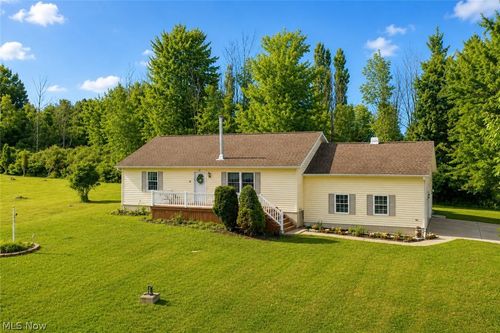 6077 Weaver Rd, Conneaut, OH, 44030-8701 | Card Image