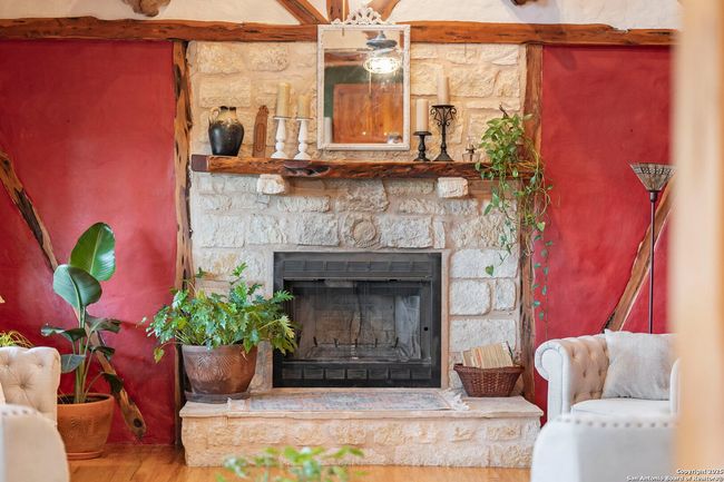 110 Apacheria Pass W, House other with 3 bedrooms, 3 bathrooms and null parking in Comfort TX | Image 12