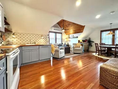 316 Succotash Rd, South Kingstown, RI, 02879-5856 | Card Image
