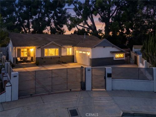 14942 Bryant St, Panorama City, CA, 91402-2702 | Card Image