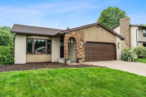 2212 Henna Ave N, Oakdale, MN, 55128-4912 | Card Image