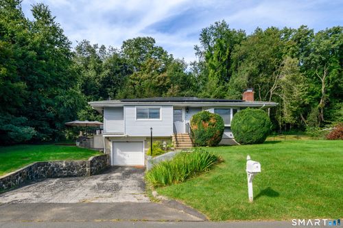15 Henso Dr, Danbury, CT, 06811-3619 | Card Image