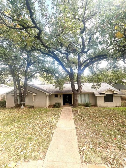 2852 Winterhaven Drive, Hurst, TX, 76054 | Card Image