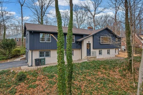 7 Brett Cliff Rd, Milford, CT, 06461-2713 | Card Image