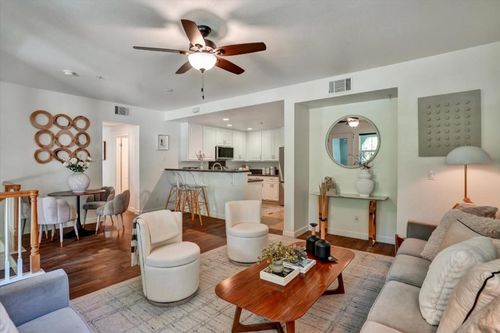 39 Bassett St, San Jose, CA, 95110-2429 | Card Image