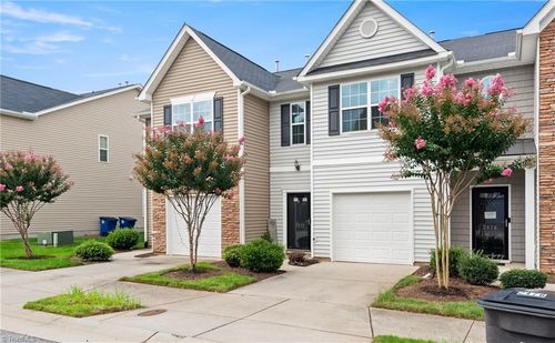 2472 Hartfield Cir, Winston Salem, NC, 27103-6801 | Card Image