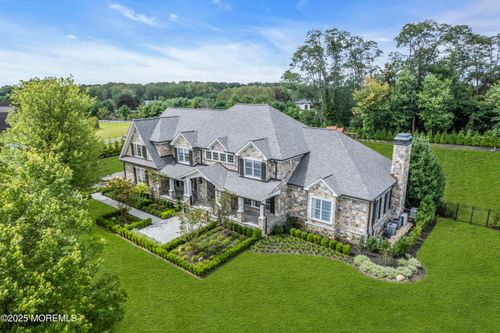 3 Bretwood Dr N, Colts Neck, NJ, 07722-2404 | Card Image