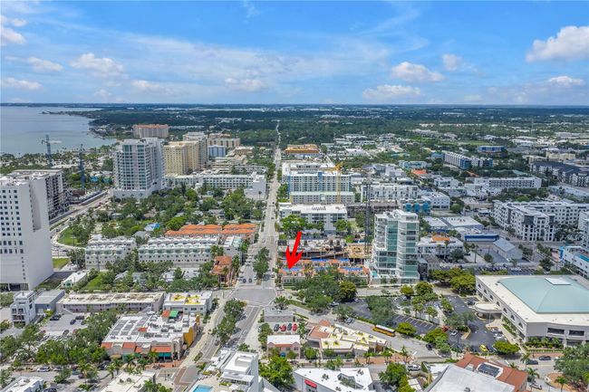 APT-1 - 200 Cocoanut Ave, Condo with 2 bedrooms, 3 bathrooms and null parking in SARASOTA FL | Image 45