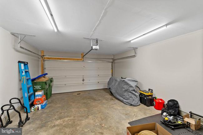 18216 Summit Pointe Dr, Townhouse with 3 bedrooms, 4 bathrooms and null parking in TRIANGLE VA | Image 24