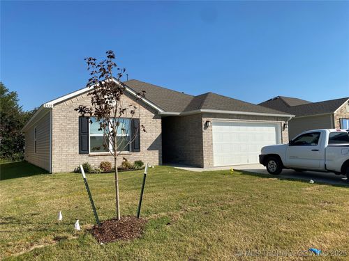 8512 E Queens St, Broken Arrow, OK, 74014-2569 | Card Image